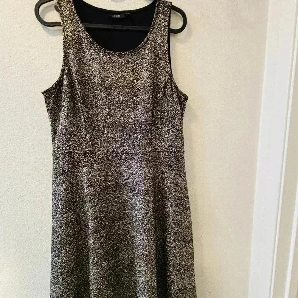 Apt 9 holiday dress, light weight and stretch
